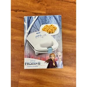 NWT! Frozen Mini Snowflake Waffle Maker